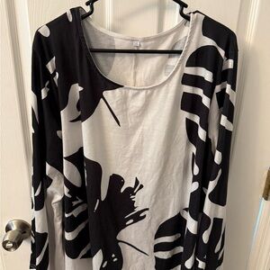 SHEIN Monochrome Floral Long Sleeve Top